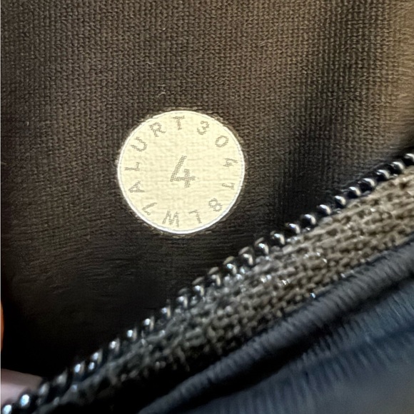 Lululemon Speed Up Short 2.5” Ombre Speckle Stop Print Vintage Pink Black Size 4 - Picture 8 of 8